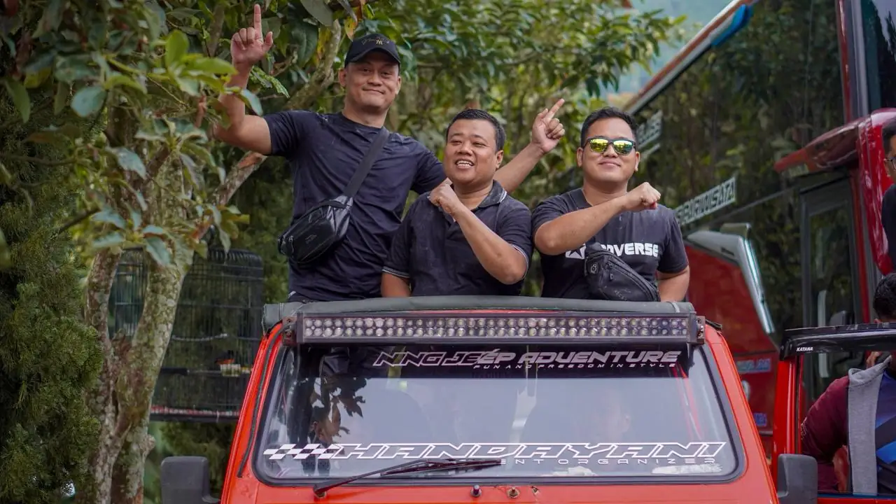 Rombongan Jeep Adventure Handayani Kemuning
