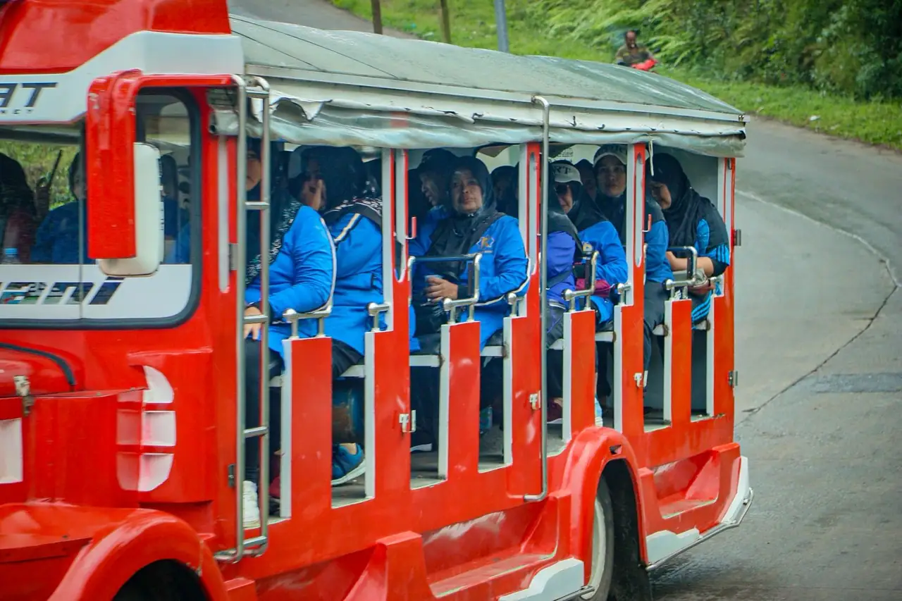 Penumpang Kereta Wisata Handayani Kemuning